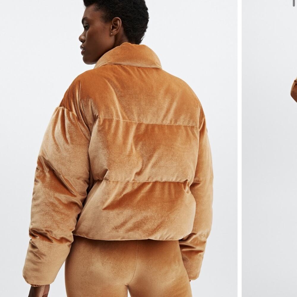 Fabletics Light Honey Wonder Velour Cropped Puffe… - image 8